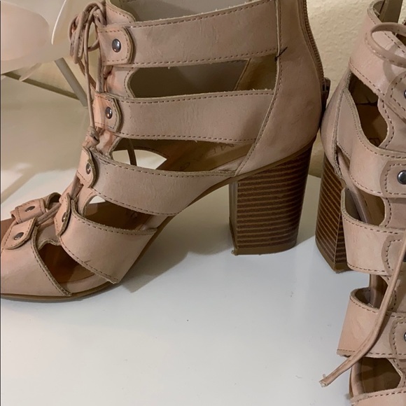 Heels - Picture 1 of 2